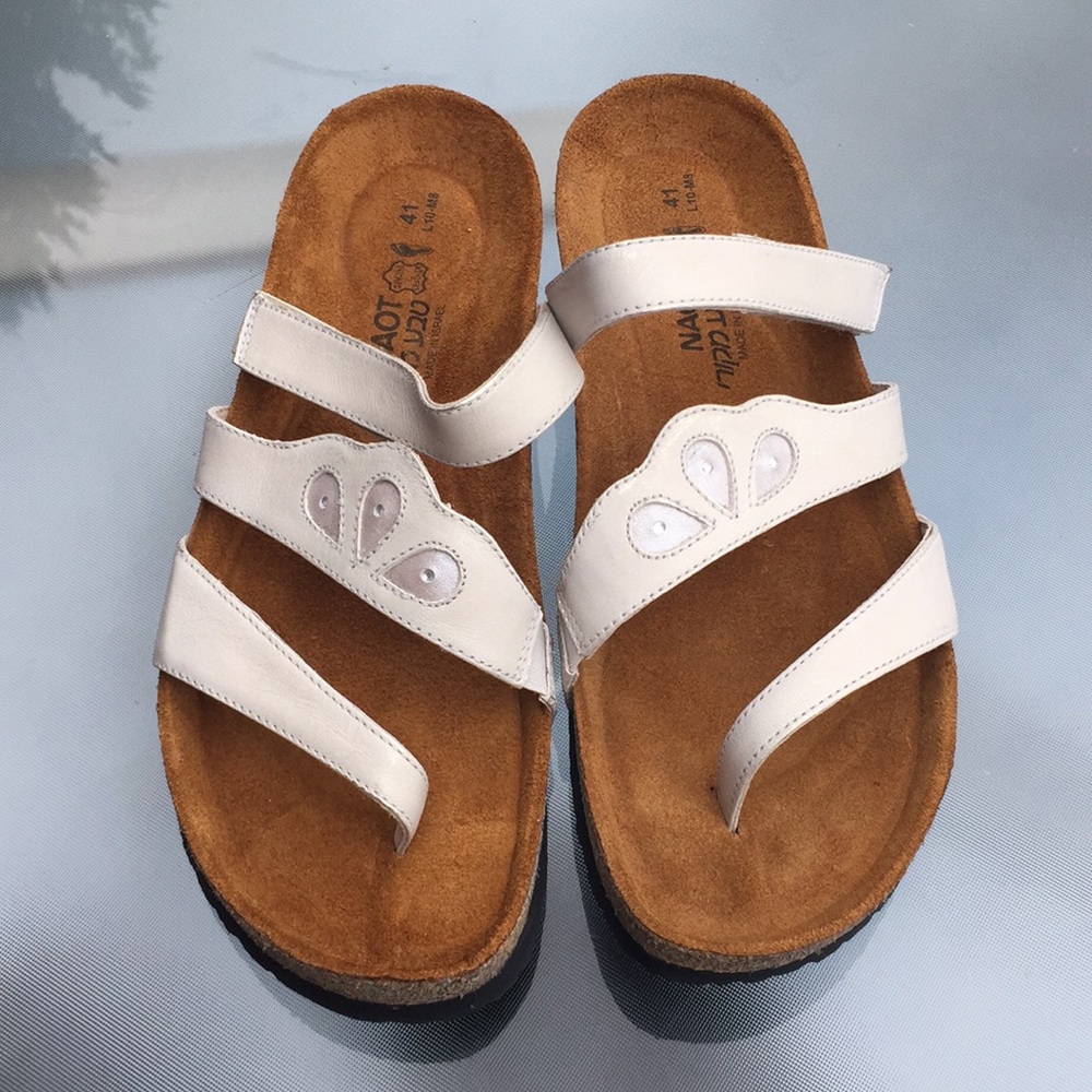 ✨Never worn✨ White and silver Birkenstocks